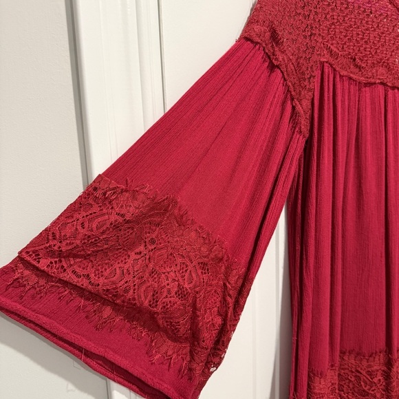 Umgee Burgundy Lace Blouse Tunic - Picture 4 of 8